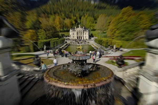 Toeristische Mensen Linderhof Palace Beieren Zoom Foto — Stockfoto