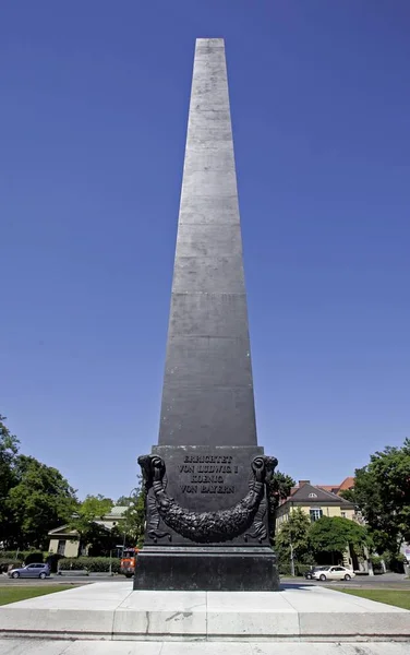 Dikilitaş Leo Von Klenze Tarafından 1833 Yılında Inşa Münih Karolinenplatz — Stok fotoğraf