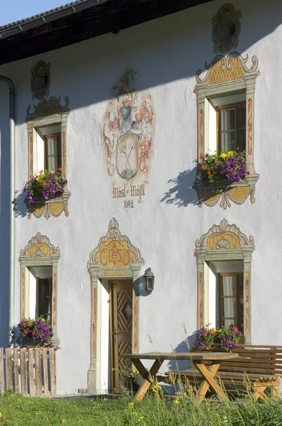 Navis Navis 谷窗台谷蒂罗尔奥地利的旁边谷 Mslhof 修造了1642与壁画 — 图库照片