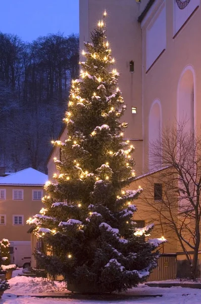 Wolfratshausen Alta Baviera Alemania Árbol Navidad Además Iglesia Parroquial Andrew — Foto de Stock