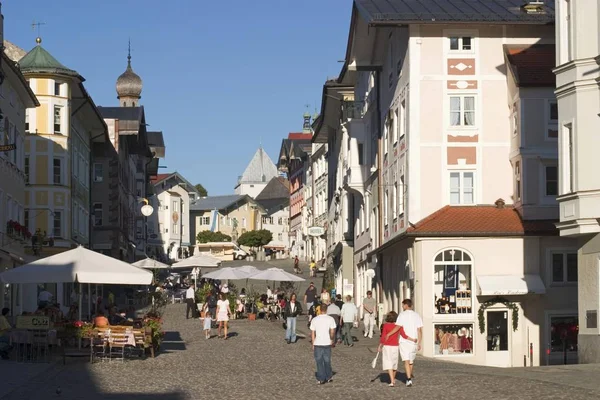 Бад Toelz Верхній Баварії Міської Забудови Вулиці Пішохідного Руху Людей — стокове фото