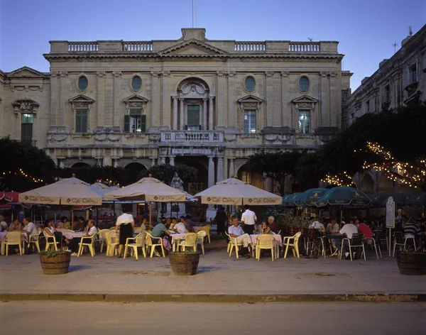 Malta Valletta Queens Reserveer Met Cafe Cordinana Voor Nationale Bibliotheek — Stockfoto