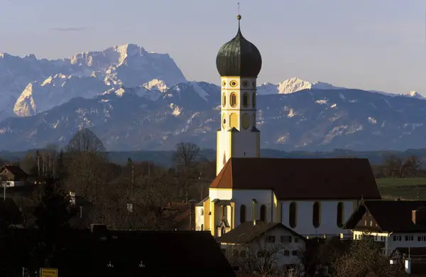 Mnsing Och Zugspitze Berg Övre Bayern Tyskland — Stockfoto
