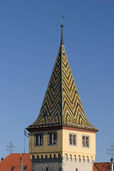 林道在德国的康斯坦斯老灯塔 — 图库照片