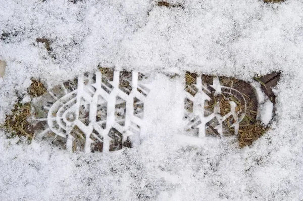 Fotavtryck Boot Med Grip Sula Snön — Stockfoto