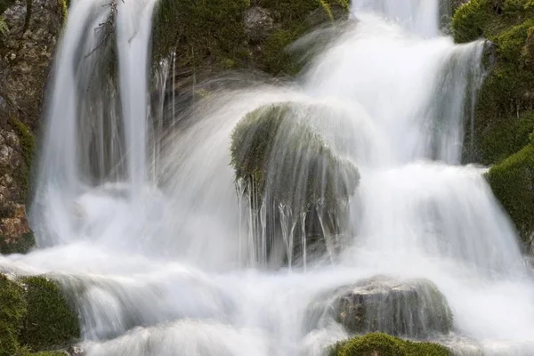 Strømmende Vandfald Hinterautal Tyrol Østrig - Stock-foto