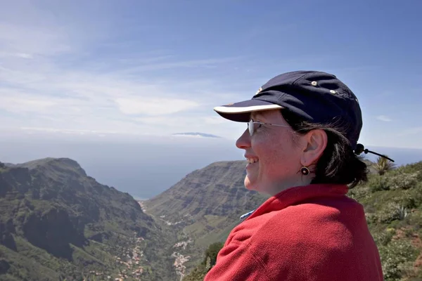 戴帽的妇女Valle Gran Rey Gomera Canary群岛 — 图库照片