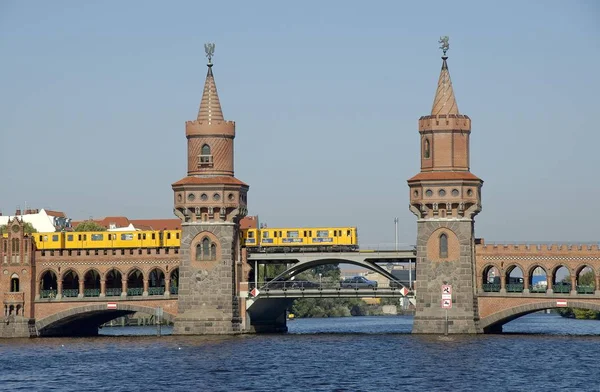 Puente Oberbaumbrcke Sobre Río Spree Berlín Alemania Europa — Foto de Stock