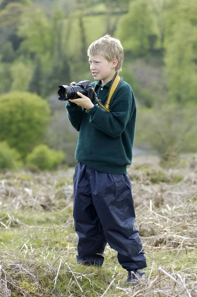 Pojke Tar Bilder Dartmoor National Park Devon England — Stockfoto