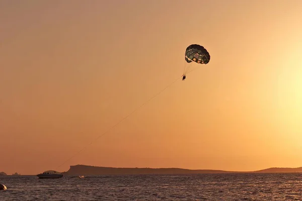 Parasail Tramonto San Antonio Abad Ibiza — Foto Stock