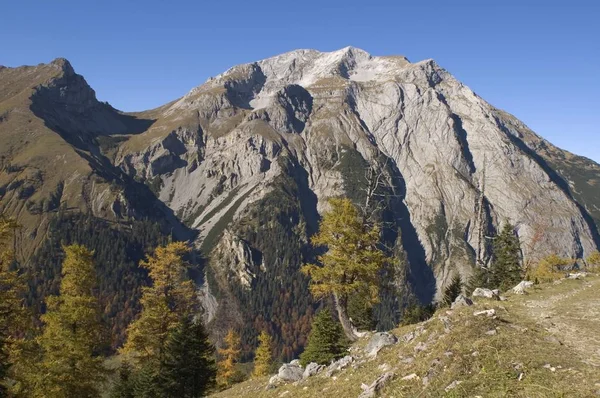 Eng Κοιλάδα Rissbachvalley Τιρόλο Αυστρία Από Τον Τρόπο Στην Προβολή — Φωτογραφία Αρχείου