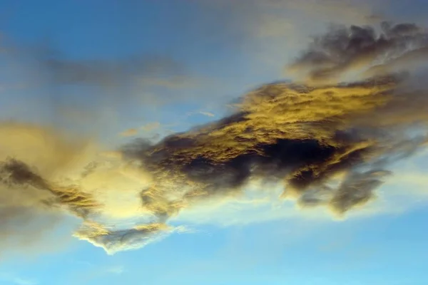 Blick Auf Den Abendhimmel — Stockfoto