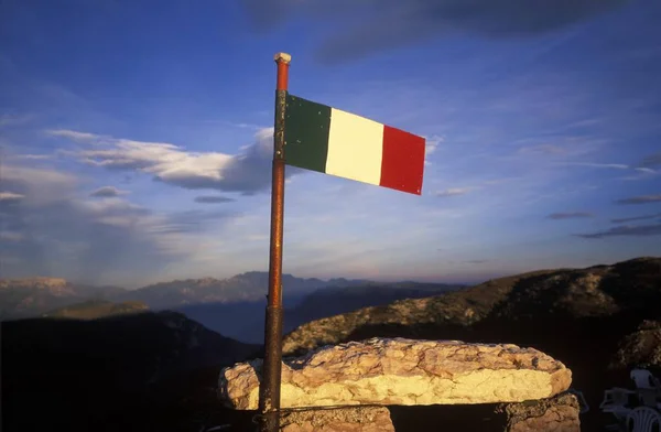 Monte Baldo Bandiera Italiana Veneto Italia — Foto Stock