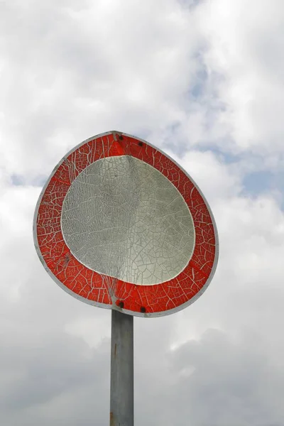 Ingen Passage Trafik Tecken Över Himlen — Stockfoto