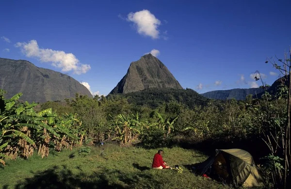 Hiker Tent Banana Plantation Front Piton Cabris 1435M Cirque Mafate — Stock Photo, Image