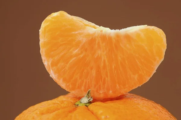 Pedazo Mandarina Fresca Una Mandarina — Foto de Stock