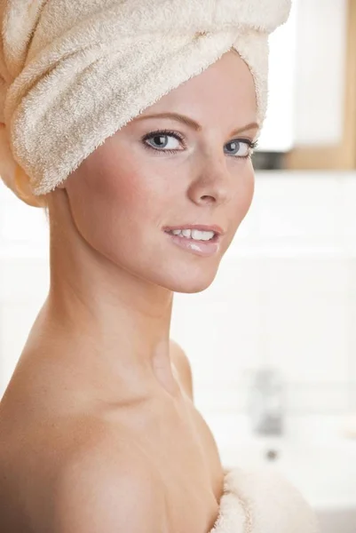 Young Woman Towel Wrapped Her Head — Stock Photo, Image