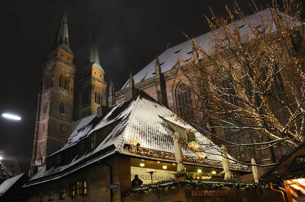 Bratwursthaeusle Restaurant Evening Light Advent Season Sebaldus Church Back Rathausplatz — Stock Photo, Image