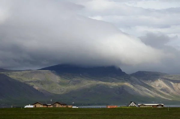 Montañas Las Nubes Cerca Arnarstapi Península Snfellsnes Islandia Europa —  Fotos de Stock