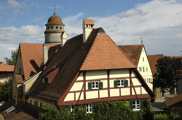 房子在 Noerdlingen 城市建筑学 巴伐利亚德国 — 图库照片