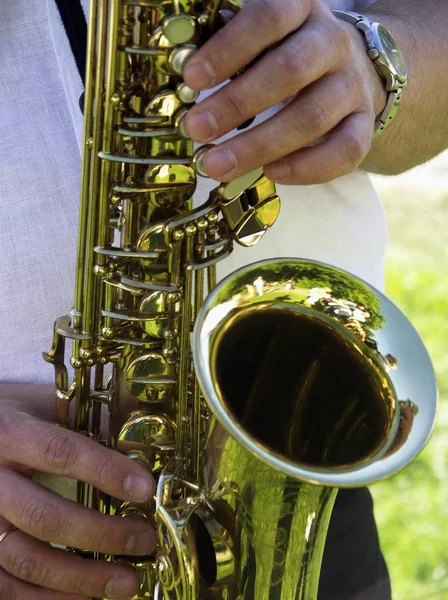 Muž Hraje Saxofon Pohled — Stock fotografie