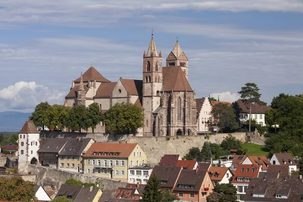 与Mnsterberg和St Stephansmnster主教座堂 Breisach Rhein Upper Rhine Baden Wrttemberg合设的城市景观 — 图库照片
