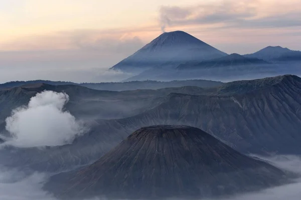 Ανατολή Ηλίου Πάνω Από Ηφαίστειο Gunung Bromo Bromo Tengger Semeru — Φωτογραφία Αρχείου