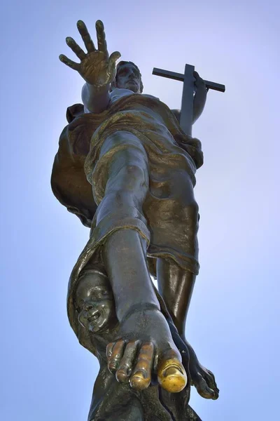 Estátua Bronze Redentor Dedo Sorte Usado Dourado Nuoro Ortobene Nuoro — Fotografia de Stock
