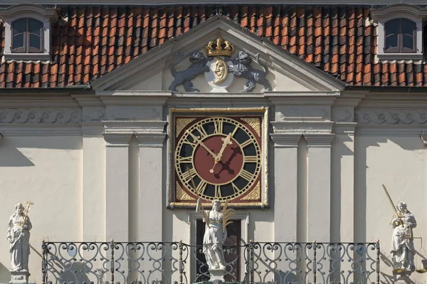 Reloj Astronómico Fachada Barroca Del Mercado Del Ayuntamiento Construido 1704 — Foto de Stock