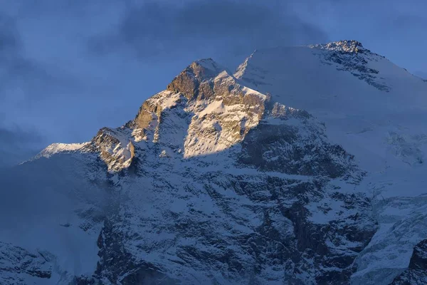 Primera Luz Sobre Pico Glaciar Del Grupo Paradiso Parque Nacional — Foto de Stock