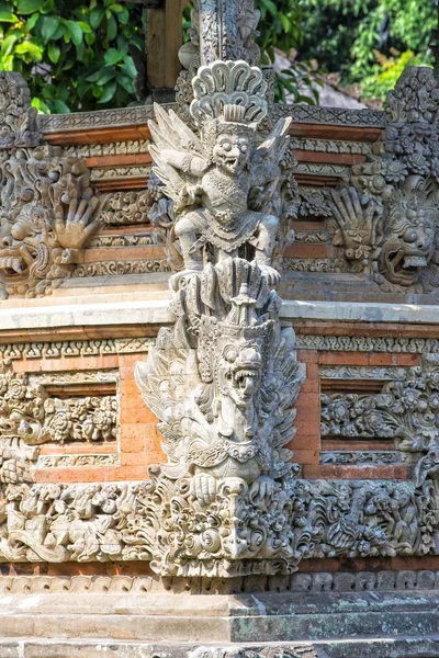 タマン アーユン寺院 ベール地下室の彫刻 木のパビリオン Mengwi インドネシア アジア — ストック写真