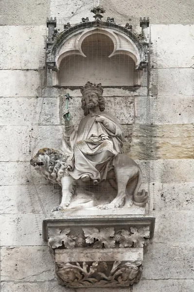 Roi Nepukadnezar Chevauchant Lion Xive Siècle Façade Principale Cathédrale Ratisbonne — Photo