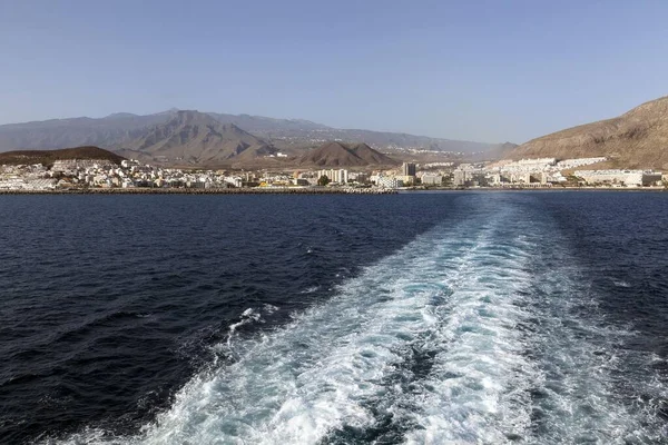 Exit Ferry Harbour Los Cristianos Mount Teide Back Los Cristianos — Stock Photo, Image