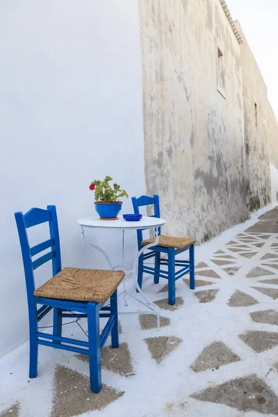 Stół Krzesła Alejce Arkasa Karpathos Dodekanez Południowo Wschodniej Części Morza — Zdjęcie stockowe