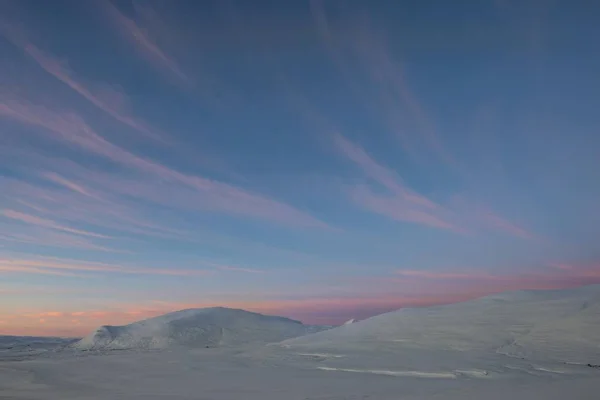 Fjell Télen Felhős Reggeli Égbolt Dovrefjell Sunndalsfjella Nemzeti Park Norvégia — Stock Fotó