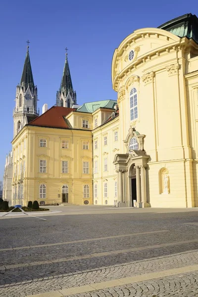 Dome of the imperial wing with the imperial crown, Stift Klosterneuburg, Klosterneuburg, Lower Austria, Austria, Europe