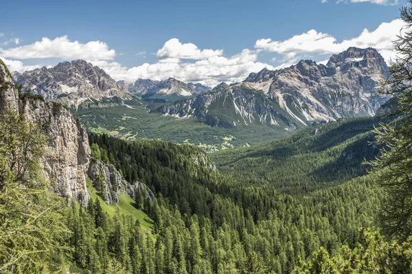 Berglandschaft Mit Fichtenwäldern Bei Cortina Ampezzo Blick Vom Torri Des — Stockfoto