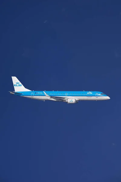 Ezs Klm Cityhopper Embraer Erj 190Std Erj 190 100 飛行中 — ストック写真