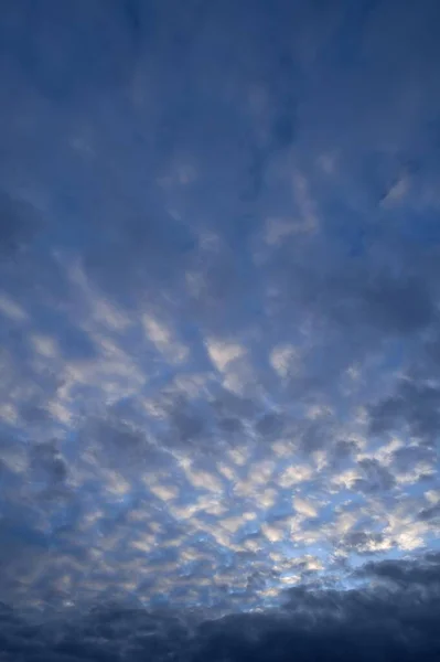 Маленькие Пушистые Облака Cirrocumulus — стоковое фото