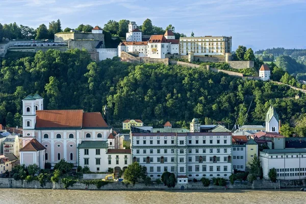 尼德恩堡修道院圣迈克尔耶稣会的Veste Oberhaus Fortress在洪水期间淹没了Inn河的长廊 Innkai海滨 历史中心 Passau 下巴伐利亚 德国巴伐利亚 — 图库照片