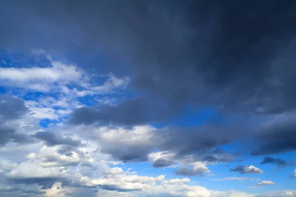 Nimbostratus Yağmur Bulutu Gökyüzü Temizleniyor — Stok fotoğraf