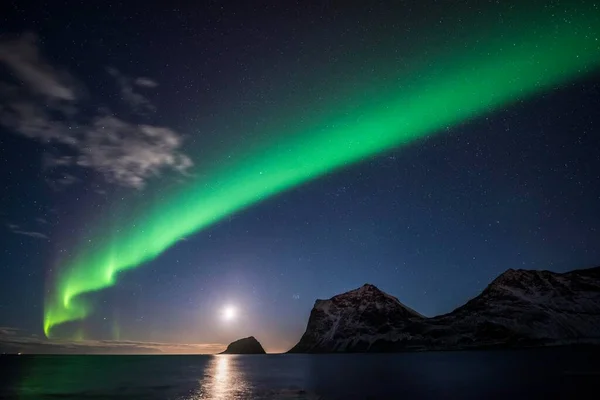 Északi Fények Holdfényes Strand Haukland Lofoten Norvégia Európa — Stock Fotó