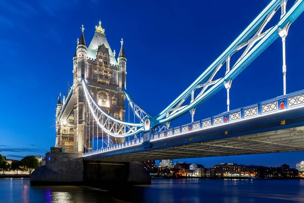 Tower Bridge Través Del Río Támesis Por Noche Londres Inglaterra — Foto de Stock