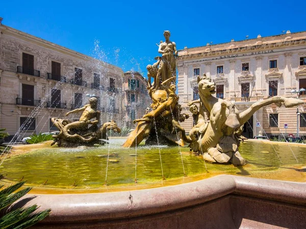 Artemis Fountain Fontana Diana Unesco World Heritage Site Syracuse Naqugia — 图库照片