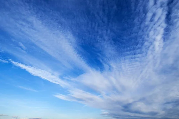 Small Fluffy Cirrus Clouds — Stock Photo, Image