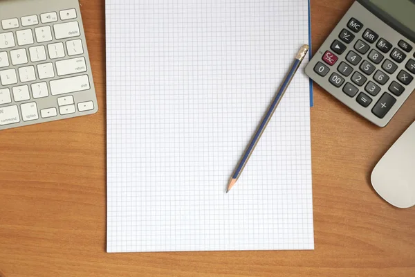 Bir kafeste yaptırın