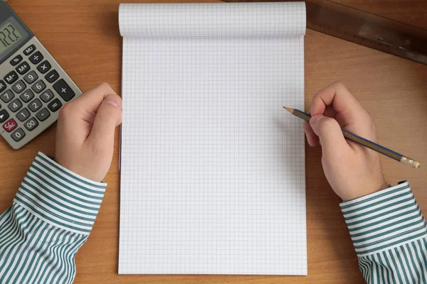 Adam çalışan eller