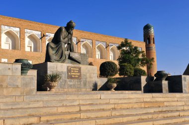 Hiva: Muhammed ibn Muso anıt