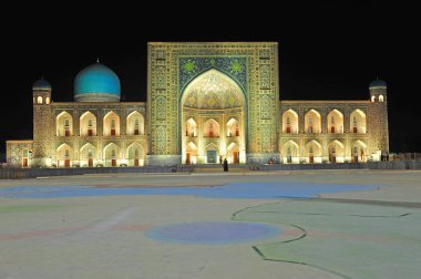 Samarkand: Registan gece görünümü