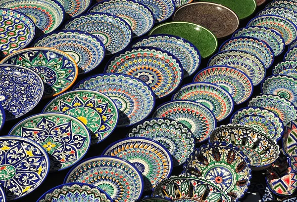 Bukhara: piatti originali in ceramica — Foto Stock